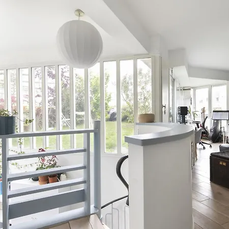 Charming And Cozy Cocoon With Three Terraces 아파트